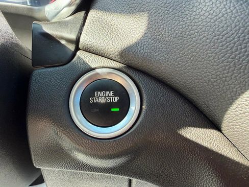 Used 2020 Chevrolet Equinox LT image 32