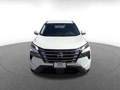 Used 2024 Nissan Rogue SV AWD/4WD image 3