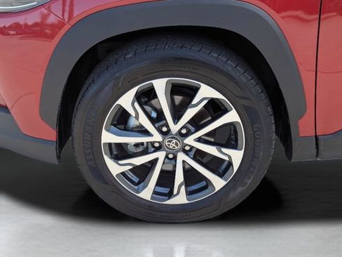Used 2023 Toyota Corolla Cross XLE w/ Convenience Package FWD image 40