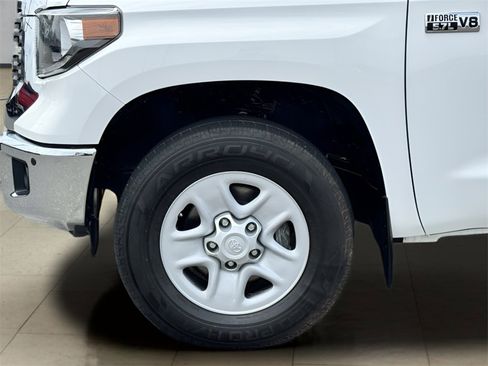 Used 2021 Toyota Tundra SR5 w/ Convenience Package image 39