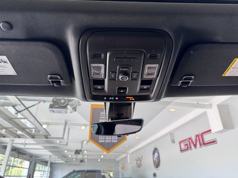 Used 2021 Chevrolet Tahoe Premier w/ Premium Package image 30