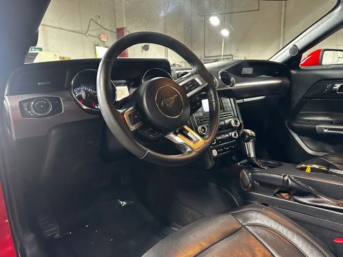 Used 2017 Ford Mustang GT RWD image 11