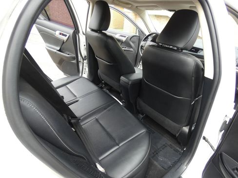 Used 2015 Lexus CT 200h image 38