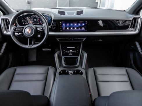 Certified 2026 Porsche Cayenne image 12
