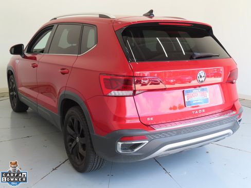 Used 2022 Volkswagen Taos SE FWD image 6
