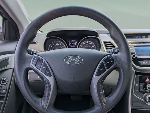 Used 2015 Hyundai Elantra SE w/ Option Group 02 FWD image 25