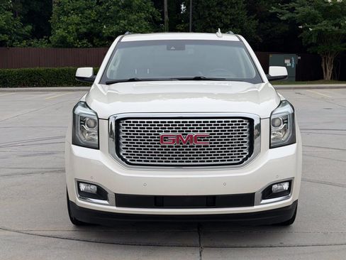 Used 2015 GMC Yukon Denali w/ Premium Package AWD/4WD image 2