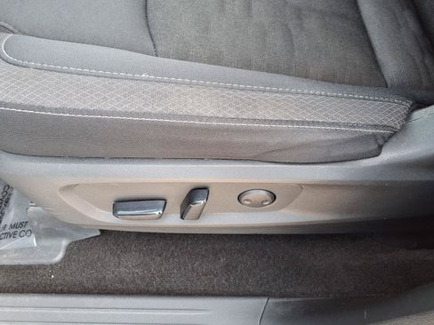 Used 2025 Nissan Pathfinder SV FWD image 22