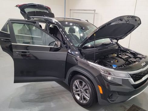 Used 2023 Kia Seltos S FWD image 9