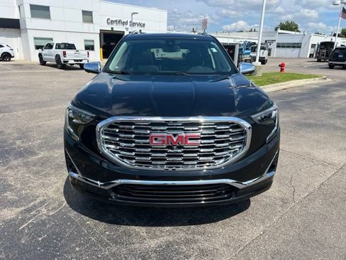 Used 2020 GMC Terrain Denali w/ Denali Premium Package AWD/4WD image 2