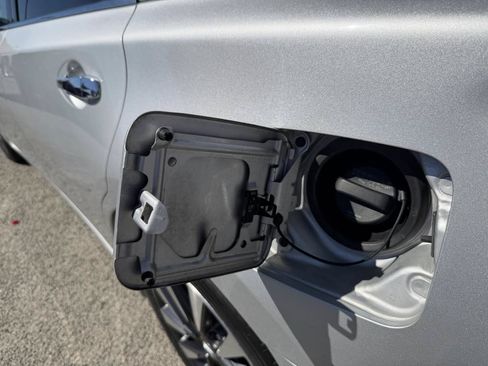 Used 2017 Nissan Altima 2.5 SV FWD image 16