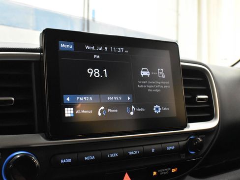 Used 2024 Hyundai Venue SE FWD image 17