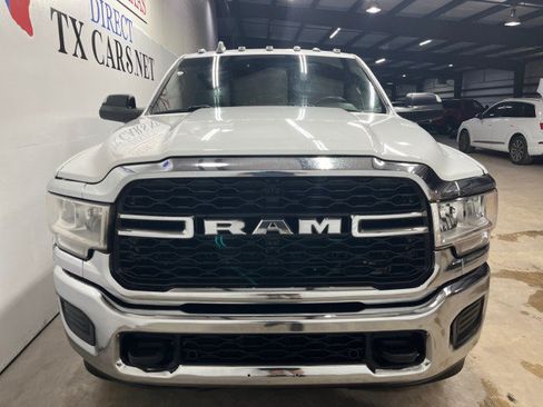 Used 2022 RAM 3500 Tradesman w/ Chrome Appearance Group AWD/4WD image 12