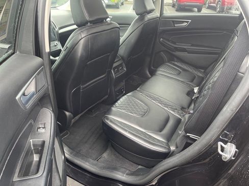 Used 2024 Ford Edge Titanium image 19
