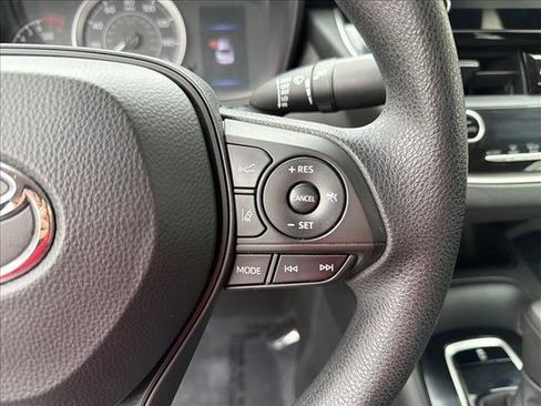 Used 2020 Toyota Corolla LE FWD image 16
