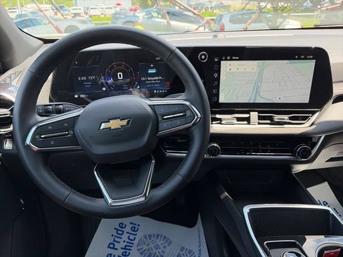 Used 2026 Chevrolet Equinox LT FWD image 21