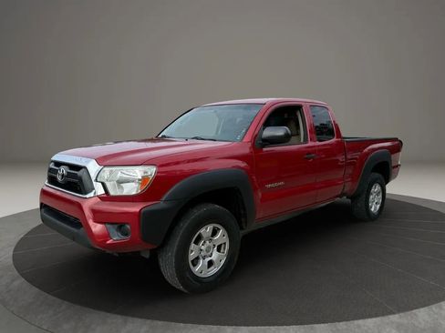 Used 2013 Toyota Tacoma PreRunner image 3