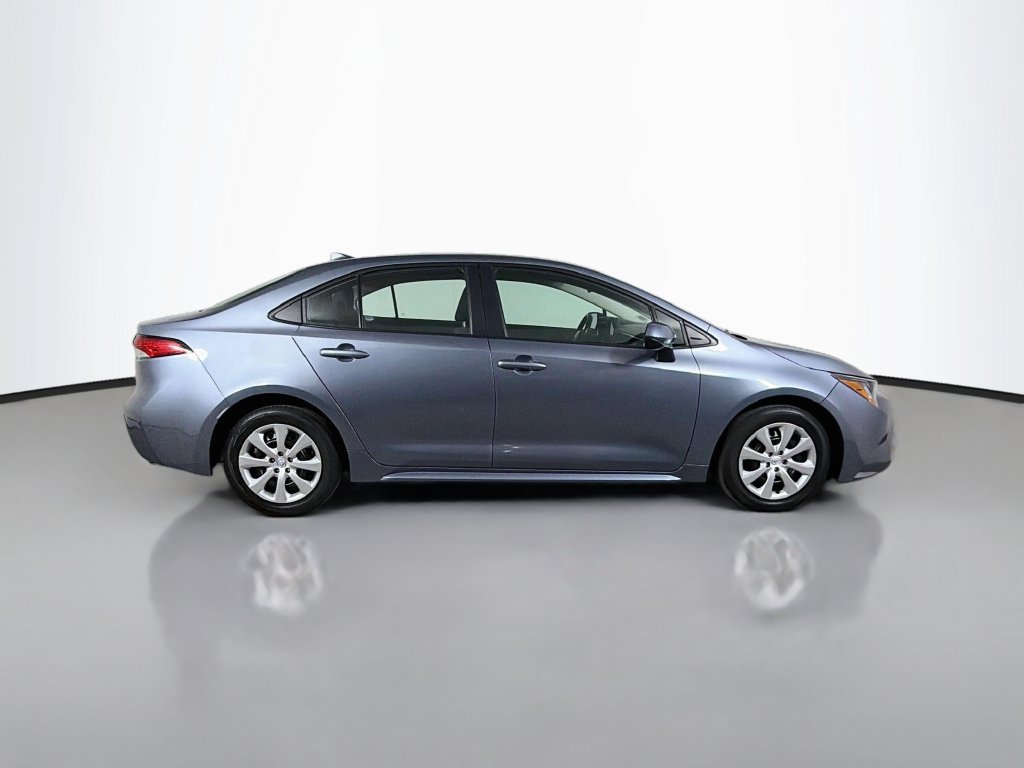 Used 2025 Toyota Corolla LE FWD image 5