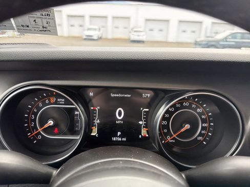 Used 2021 Jeep Gladiator Sport AWD/4WD image 22