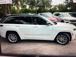 Used 2022 Jeep Grand Cherokee Summit w/ Advanced Protech Group IV AWD/4WD video 2
