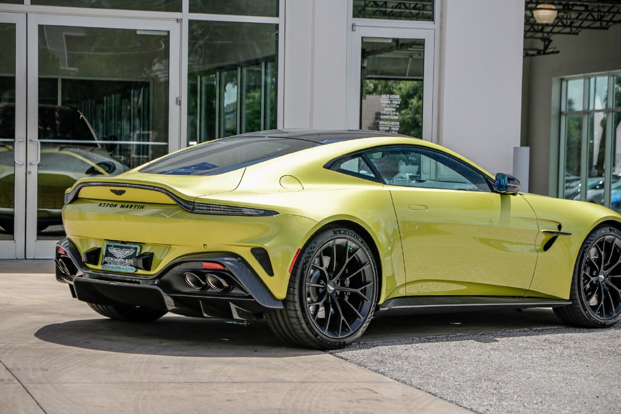 Used 2025 Aston Martin V8 Vantage Coupe RWD image 8