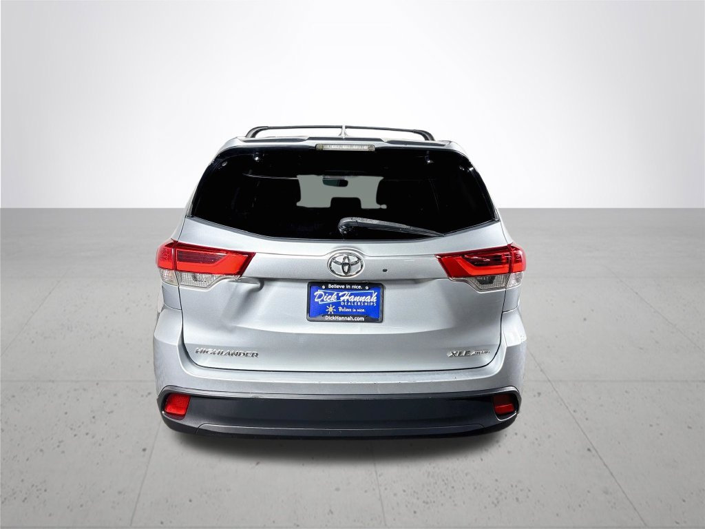 Used 2018 Toyota Highlander XLE AWD/4WD image 7