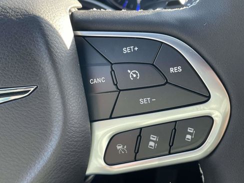 New 2026 Chrysler Pacifica Select image 26