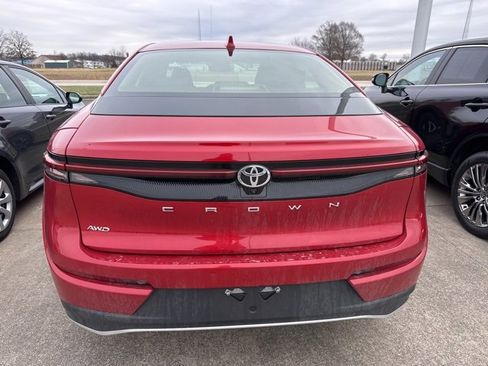 Used 2023 Toyota Crown XLE image 7