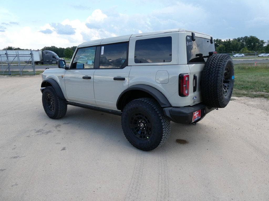 New 2026 Ford Bronco Badlands w/ Sasquatch Package AWD/4WD image 8