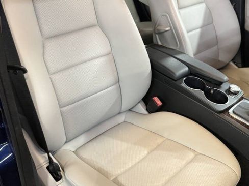 Used 2012 Mercedes-Benz C 250 Sedan image 8