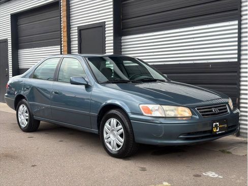 Used 2001 Toyota Camry LE FWD image 11