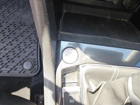 Used 2024 Volkswagen Tiguan SE FWD image 18