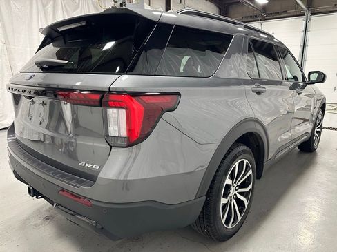 Used 2025 Ford Explorer ST-Line AWD/4WD image 7