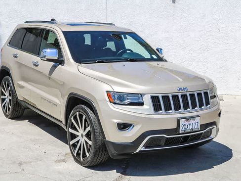 Used 2014 Jeep Grand Cherokee Limited w/ Luxury Group II AWD/4WD image 3