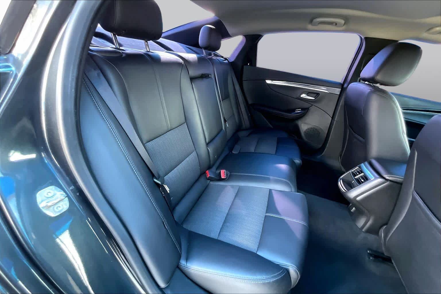 Used 2019 Chevrolet Impala LT FWD image 18
