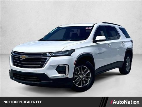 Used 2023 Chevrolet Traverse LT FWD image 1