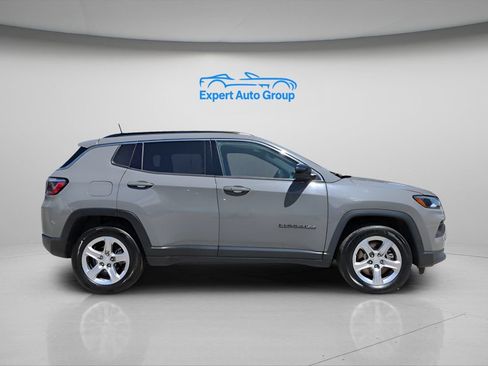 Used 2024 Jeep Compass Latitude AWD/4WD image 3