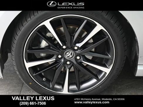 Used 2019 Toyota Camry XSE image 6