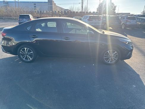 Used 2024 Kia Forte LXS image 2