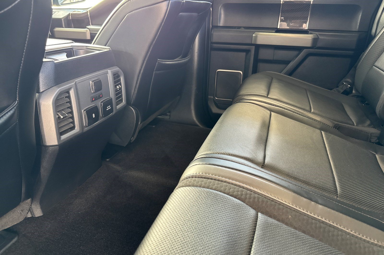 Used 2019 Ford F150 Raptor w/ Equipment Group 802A Luxury AWD/4WD image 15