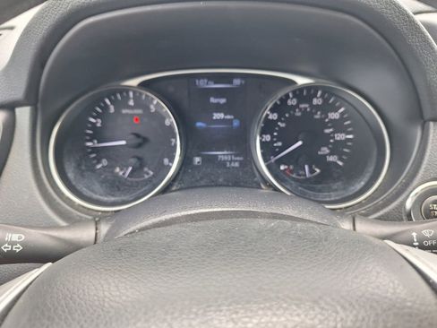 Used 2016 Nissan Rogue SV FWD image 15