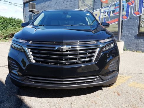 Used 2024 Chevrolet Equinox LS w/ LS Convenience Package AWD/4WD image 2