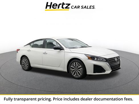 Used 2025 Nissan Altima 2.5 SV FWD image 1