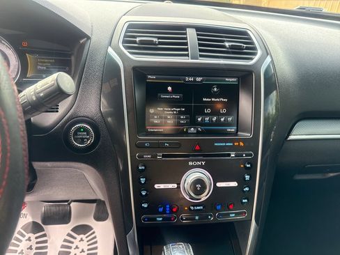 Used 2016 Ford Explorer Sport w/ Equipment Group 401A AWD/4WD image 17