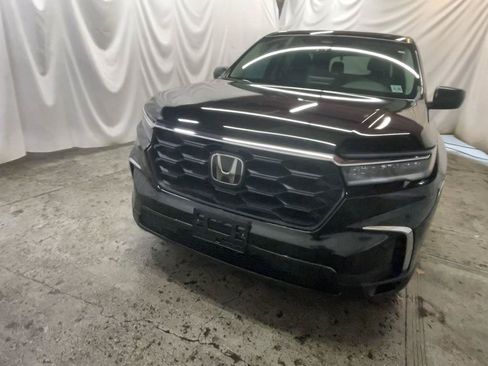 Used 2023 Honda Pilot LX image 15