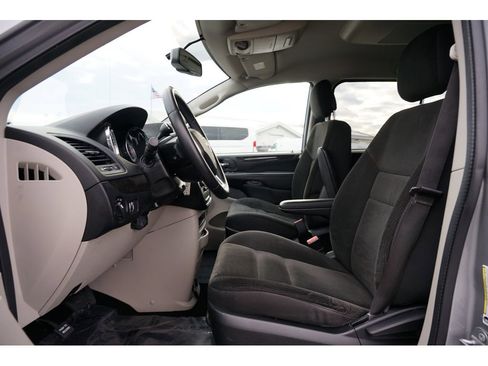 Used 2017 Dodge Grand Caravan SE w/ Power Window Group image 12