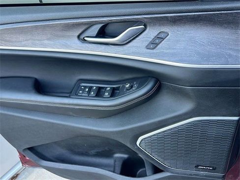 Used 2022 Jeep Grand Cherokee L Limited image 27