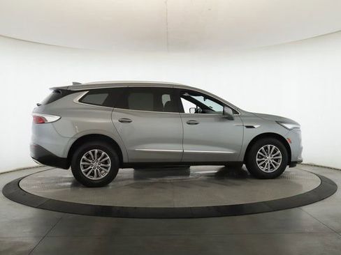Used 2023 Buick Enclave Essence AWD/4WD image 6