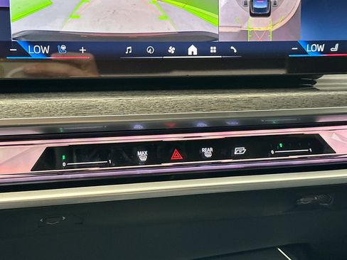 New 2025 BMW 760i xDrive 760i xDrive w/ Premium Package image 18