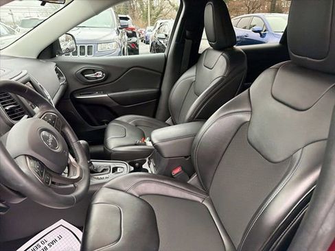 Used 2019 Jeep Cherokee Latitude Plus w/ Cold Weather Group image 14